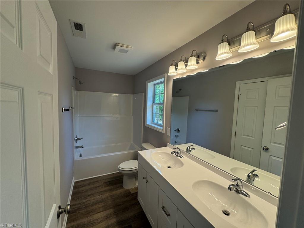 1003 E Russell Avenue Property Photo 7