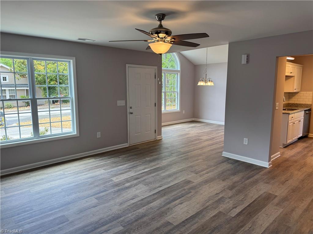1003 E Russell Avenue Property Photo 19