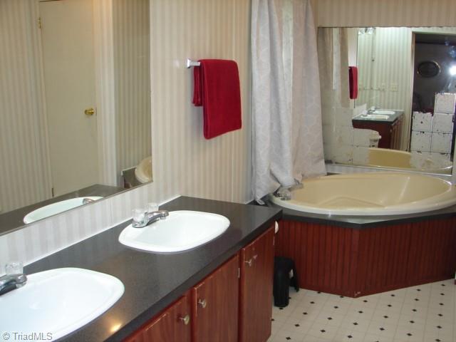 2192 South Lake Drive Property Photo 6