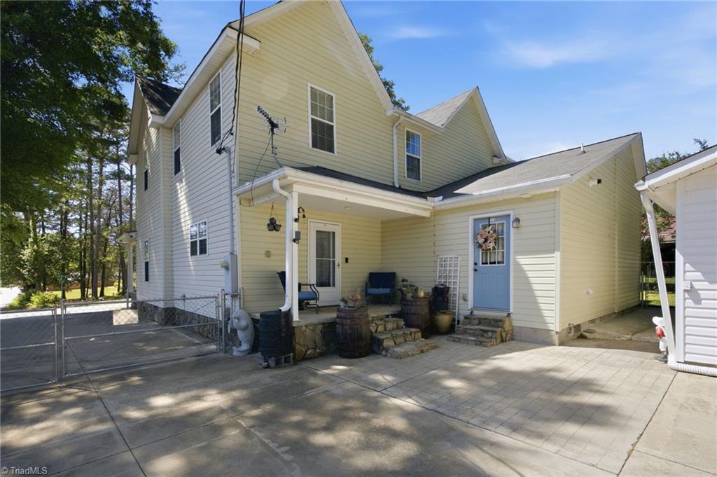 206 3rd Avenue Property Photo 11