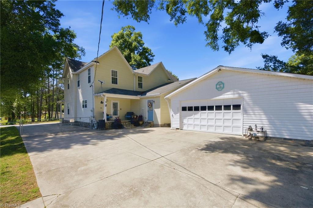 206 3rd Avenue Property Photo 12