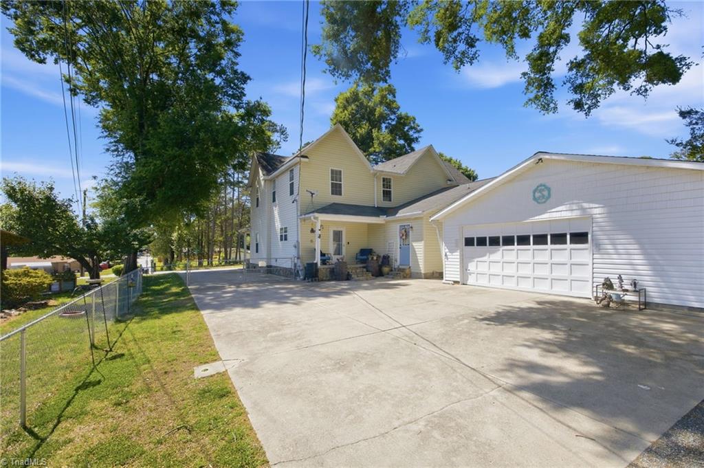 206 3rd Avenue Property Photo 13