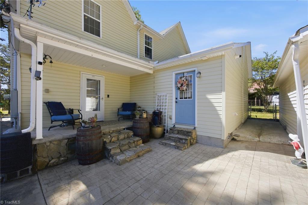 206 3rd Avenue Property Photo 17