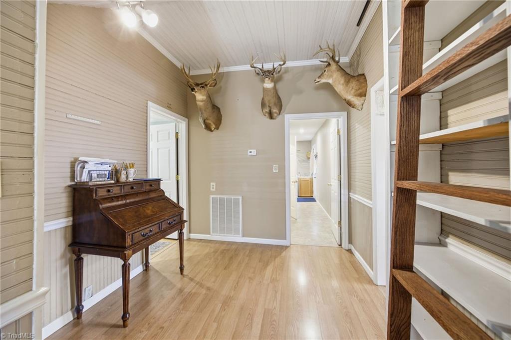 206 3rd Avenue Property Photo 23