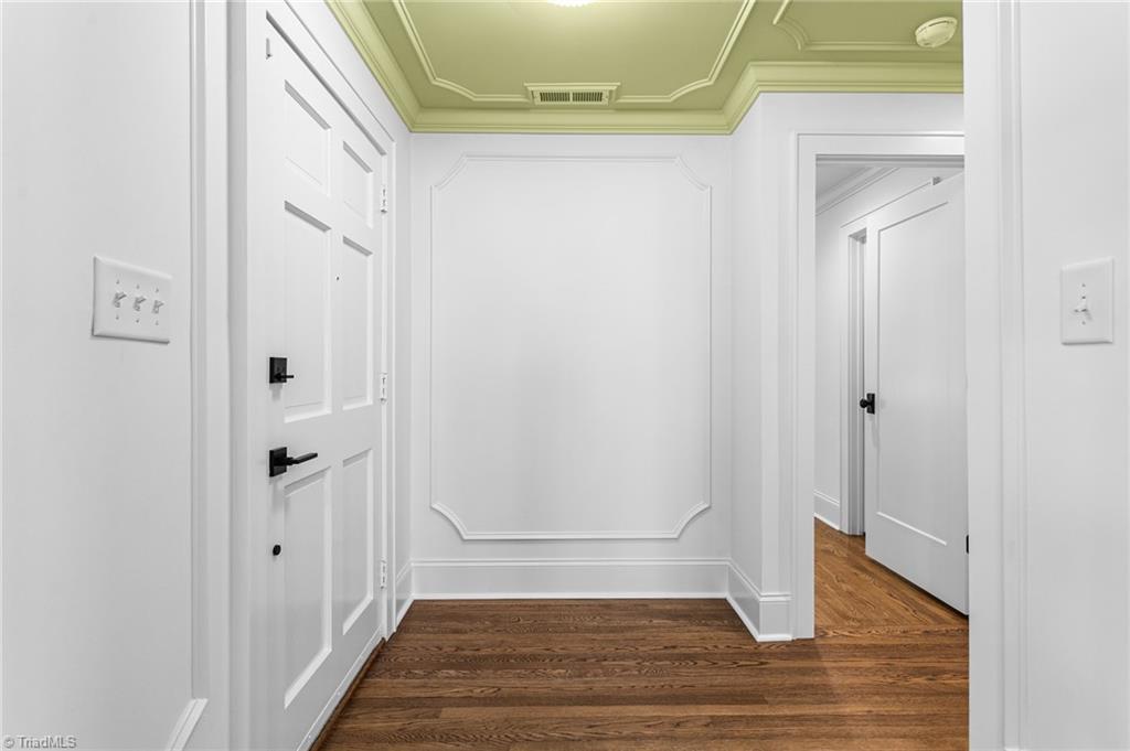 1109 Buckingham Road Property Photo 3
