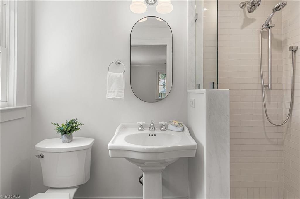 1109 Buckingham Road Property Photo 28