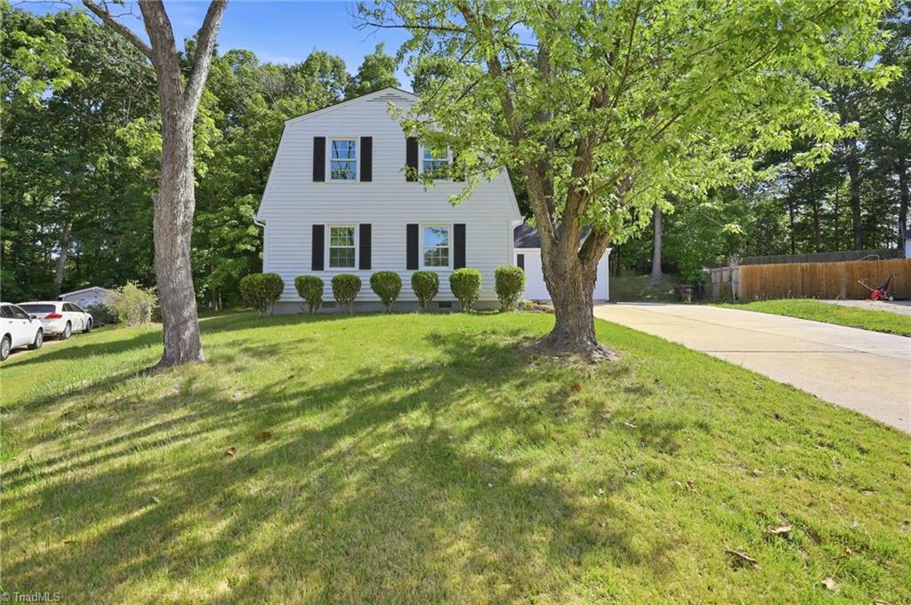 1930 Middlewood Court Property Photo 3