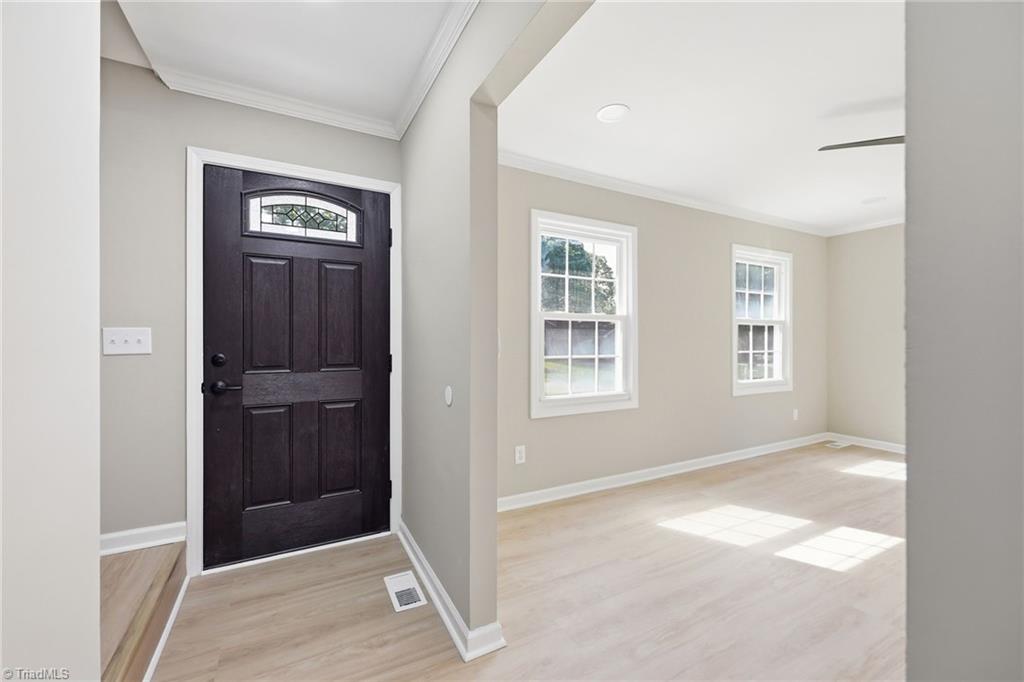 1930 Middlewood Court Property Photo 5
