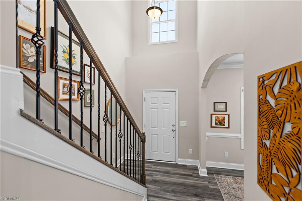 2210 Starfall Drive Property Photo 4