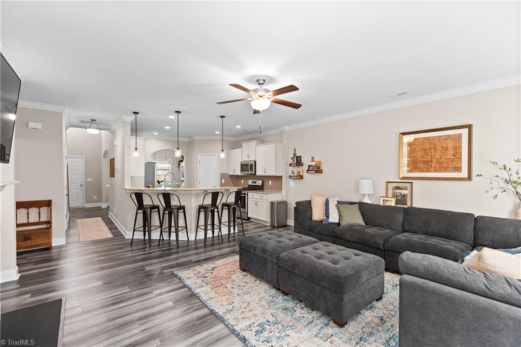 2210 Starfall Drive Property Photo 12