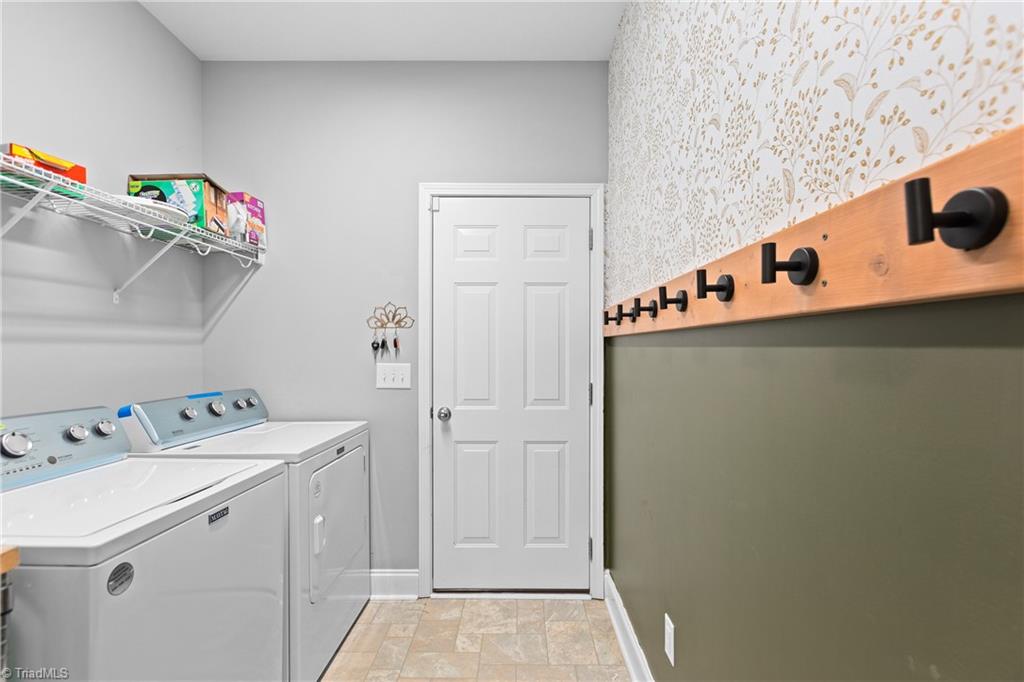 2210 Starfall Drive Property Photo 32