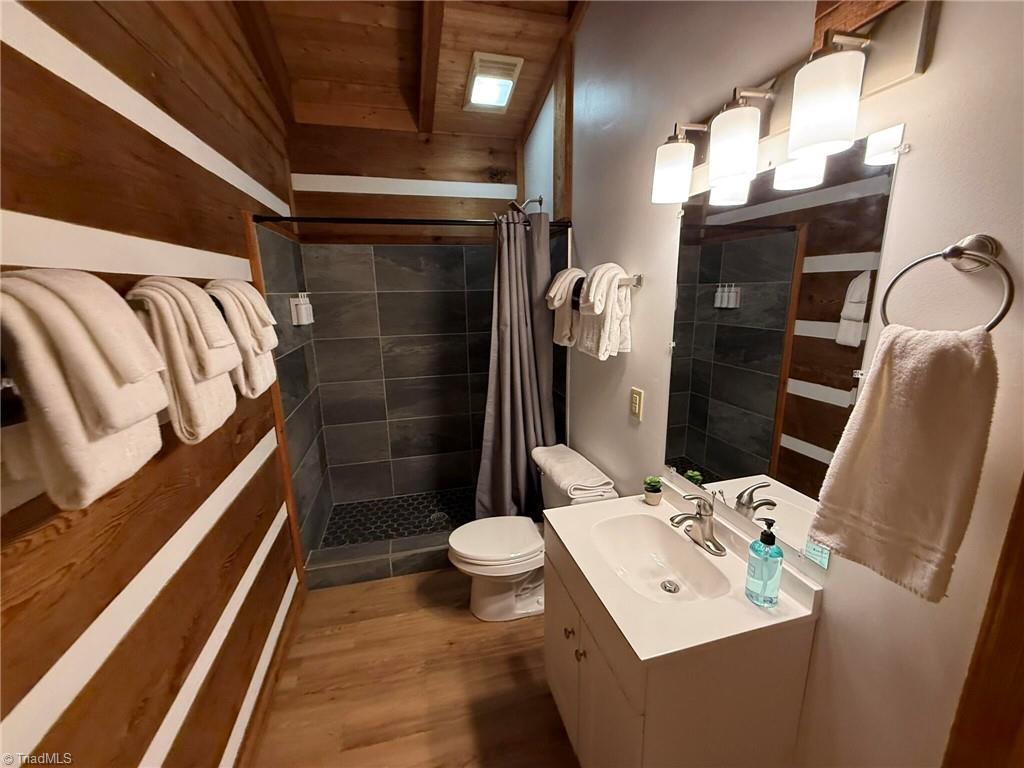 1105 Fall Creek Road Property Photo 20