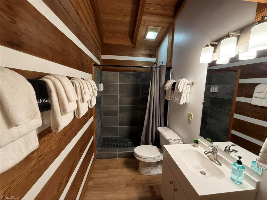 1105 Fall Creek Road Property Photo 21