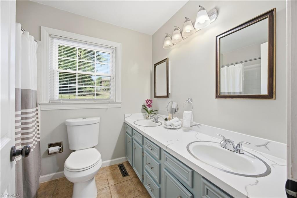 502 Camelot Drive Property Photo 13
