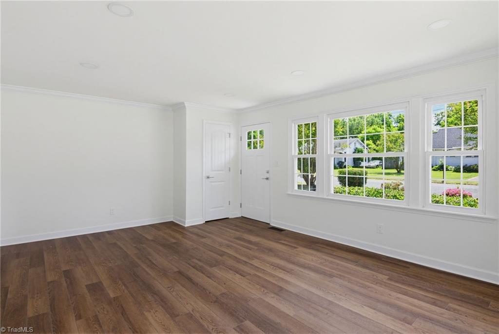 214 Moon Street Property Photo 6