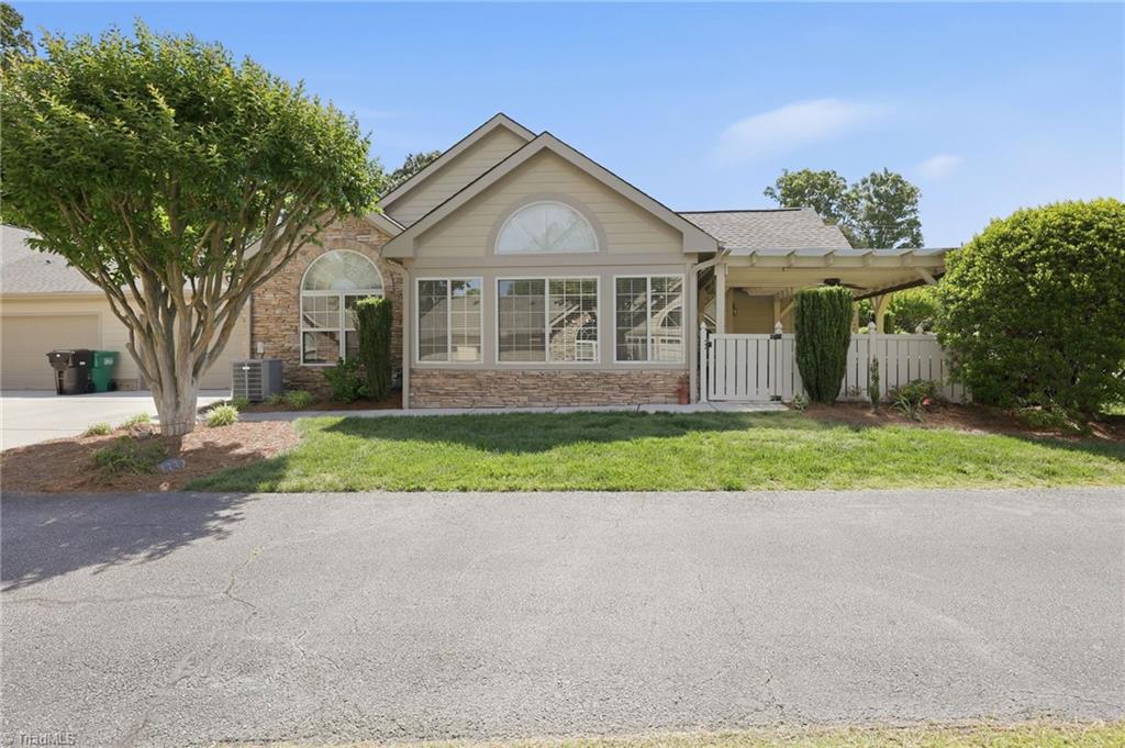 4332 Grassy Moss Drive Property Photo 1