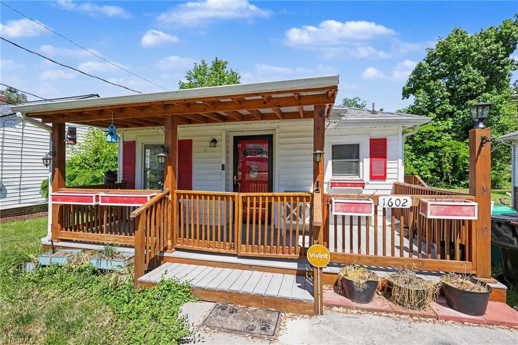 1602 Larkin Street Property Photo 2