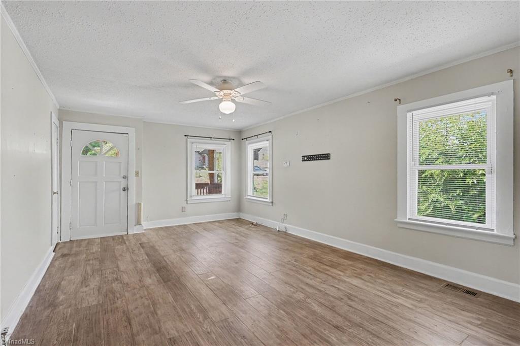 1602 Larkin Street Property Photo 6