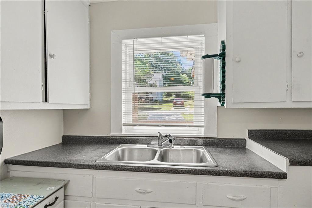 1602 Larkin Street Property Photo 14