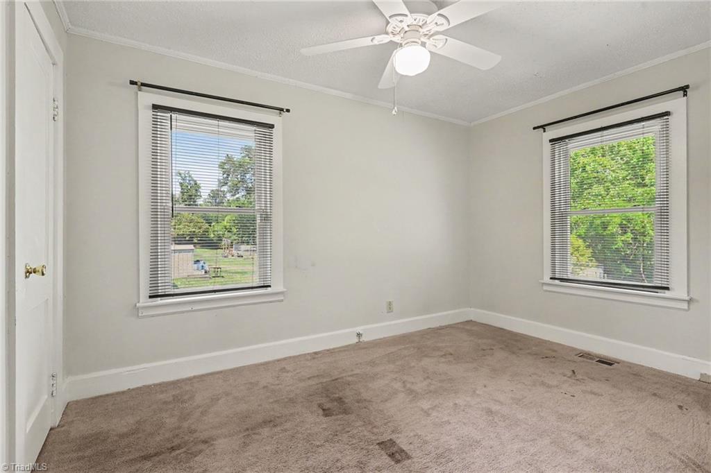 1602 Larkin Street Property Photo 16