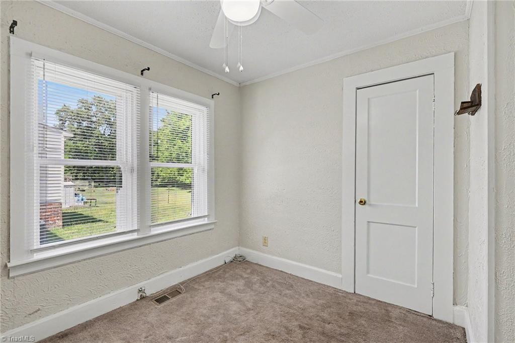 1602 Larkin Street Property Photo 20