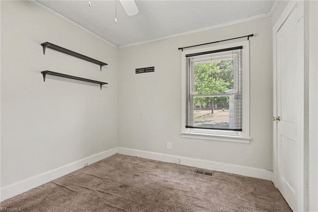 1602 Larkin Street Property Photo 25
