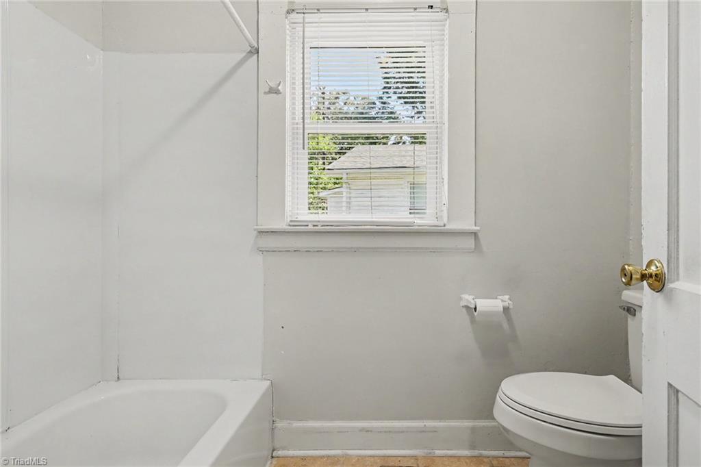 1602 Larkin Street Property Photo 26