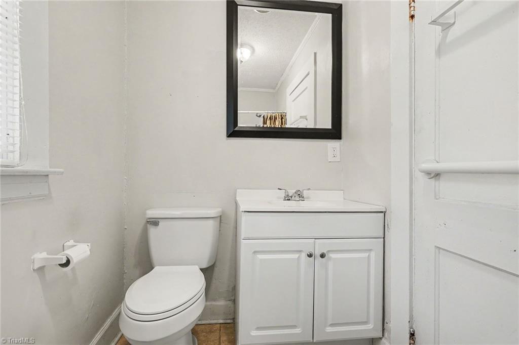 1602 Larkin Street Property Photo 27