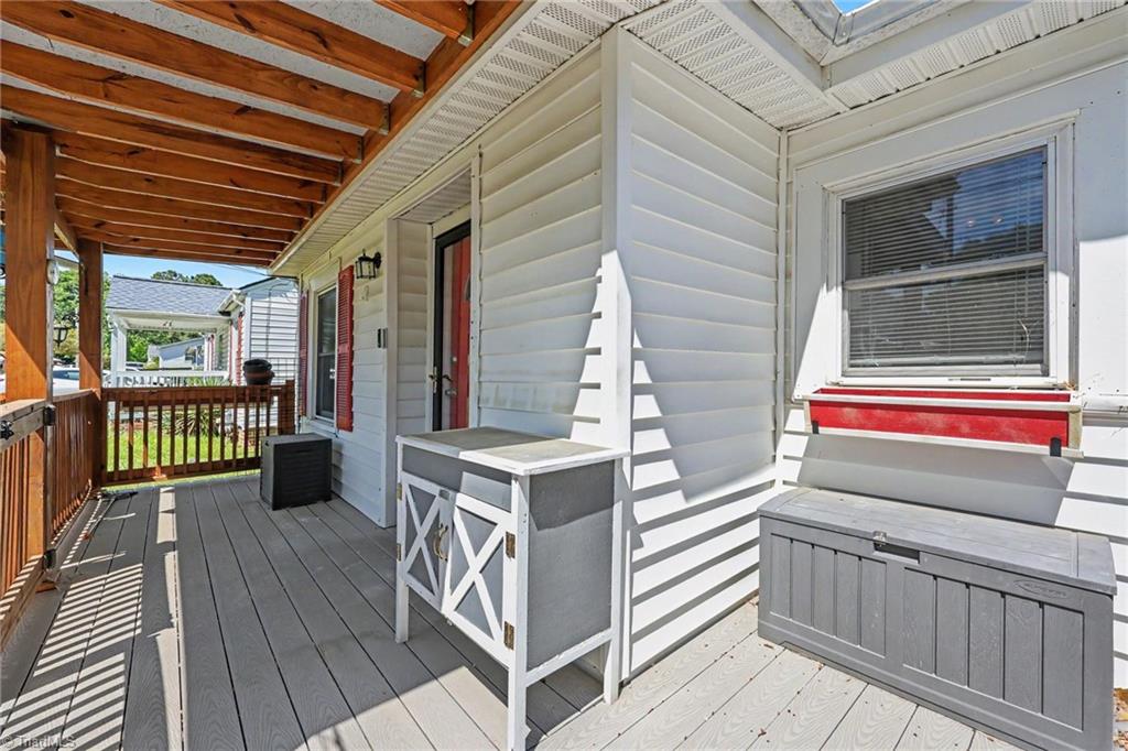 1602 Larkin Street Property Photo 29