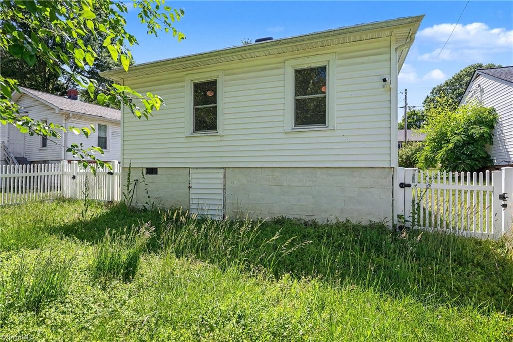 1602 Larkin Street Property Photo 30