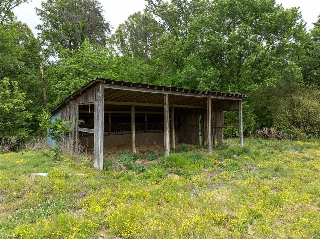 4275 Grubbs Road Property Photo 7