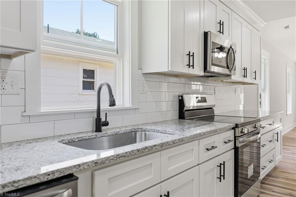 435 Stratton Avenue Property Photo 8