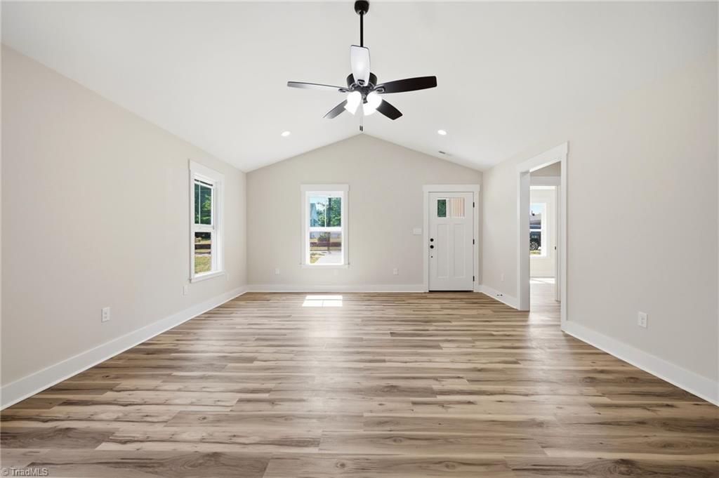 435 Stratton Avenue Property Photo 17
