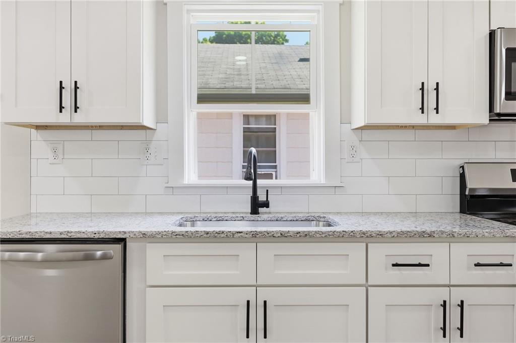 435 Stratton Avenue Property Photo 18
