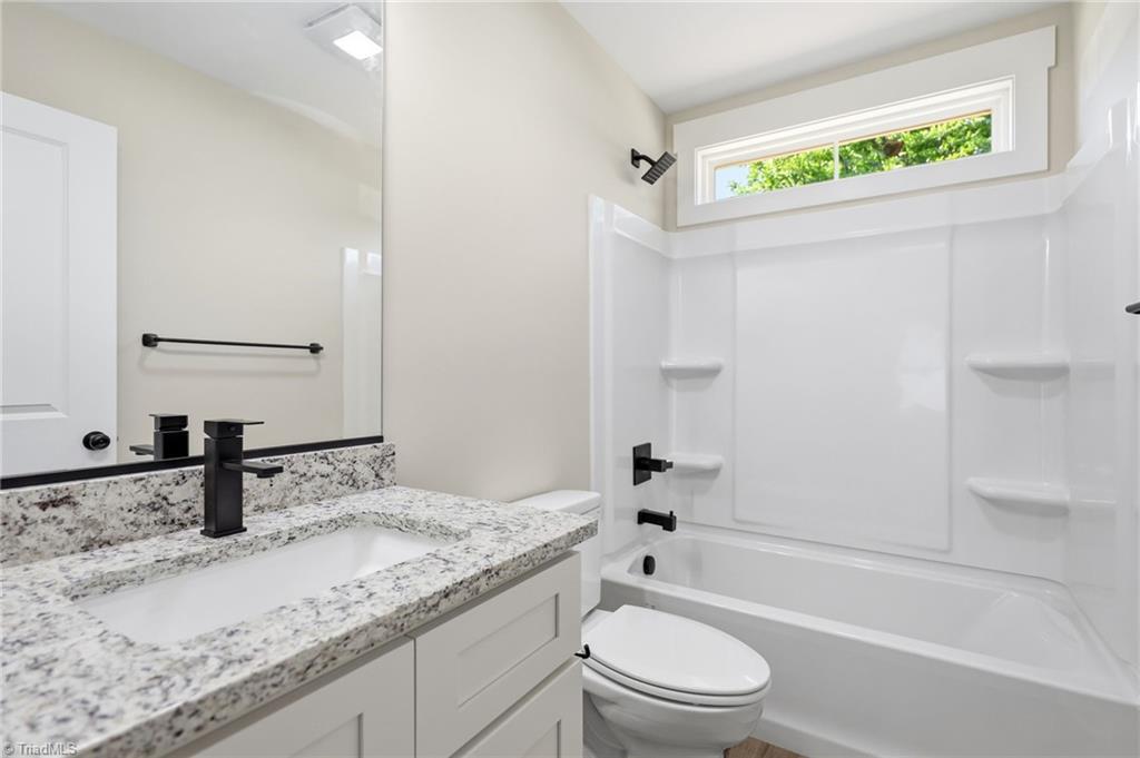 435 Stratton Avenue Property Photo 21