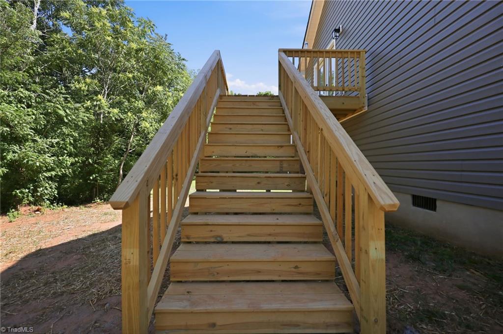 435 Stratton Avenue Property Photo 28