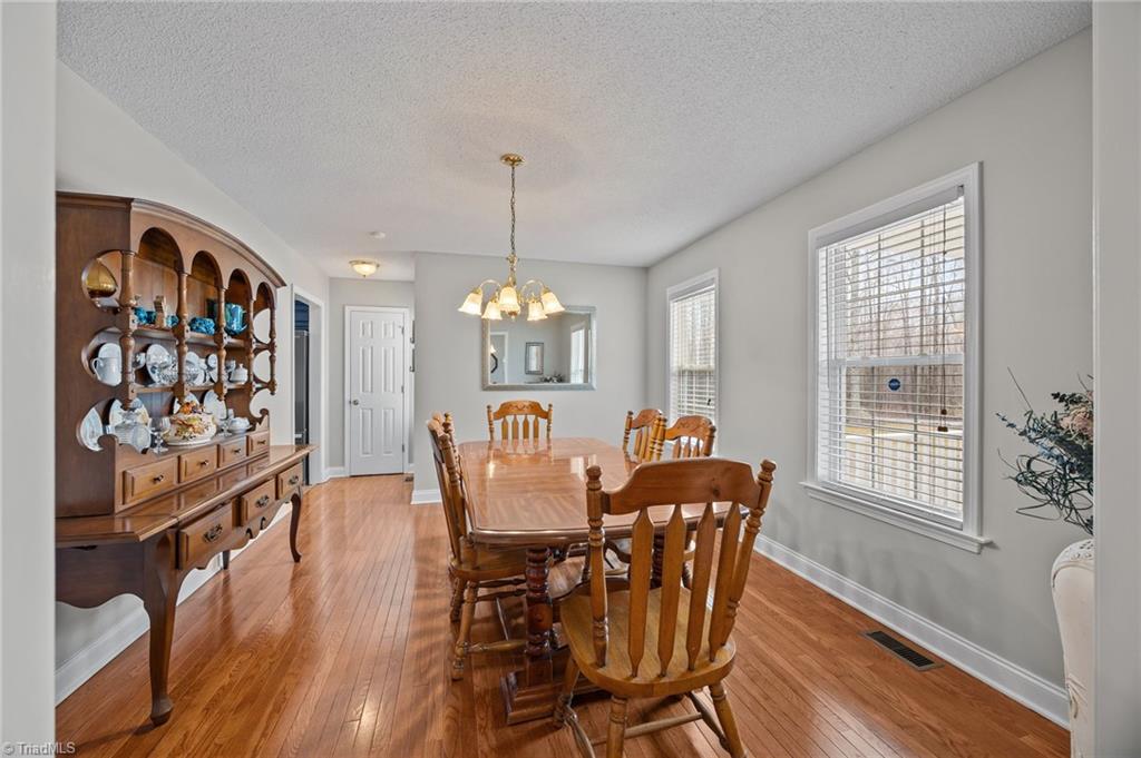 1749 Sells Road Property Photo 9