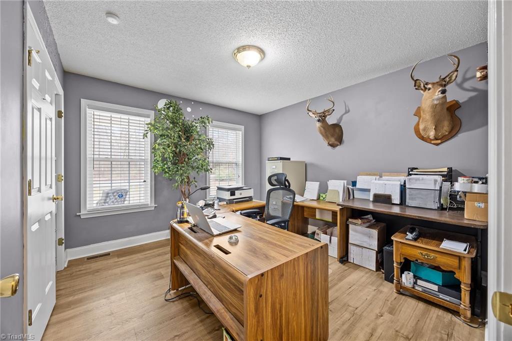 1749 Sells Road Property Photo 22