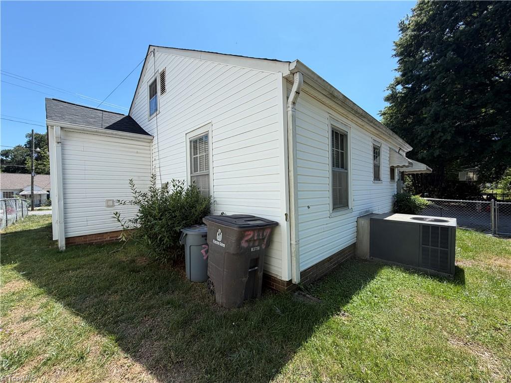2117 E Sprague Street Property Photo 3