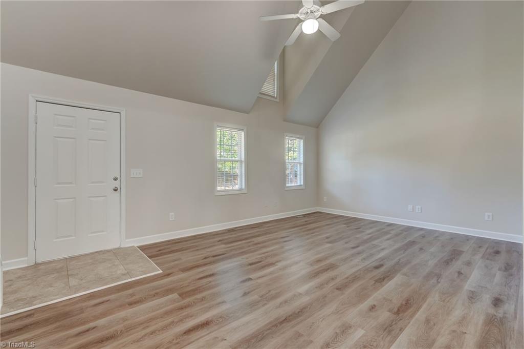 1608 Bridgeport Terrace Property Photo 6