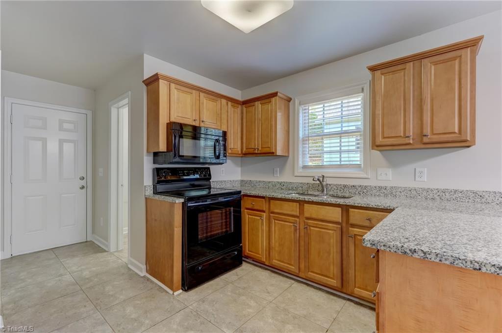 1608 Bridgeport Terrace Property Photo 11