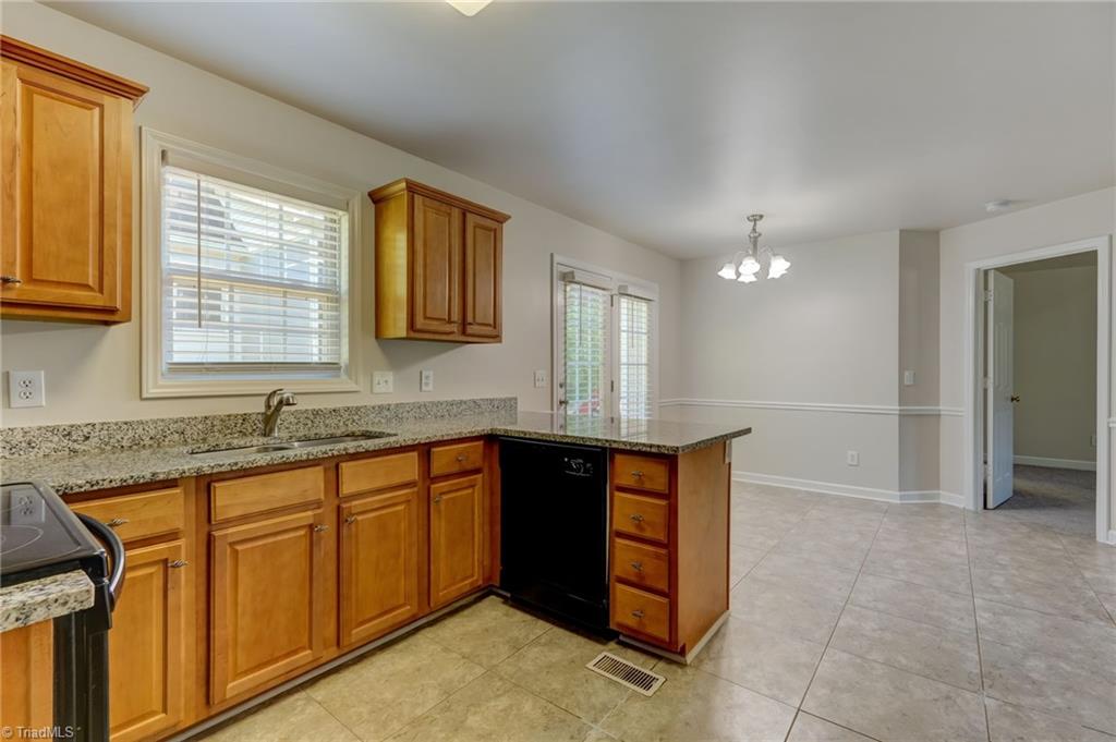 1608 Bridgeport Terrace Property Photo 13