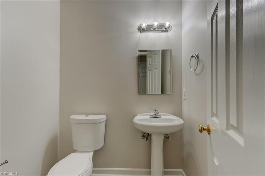 1608 Bridgeport Terrace Property Photo 14