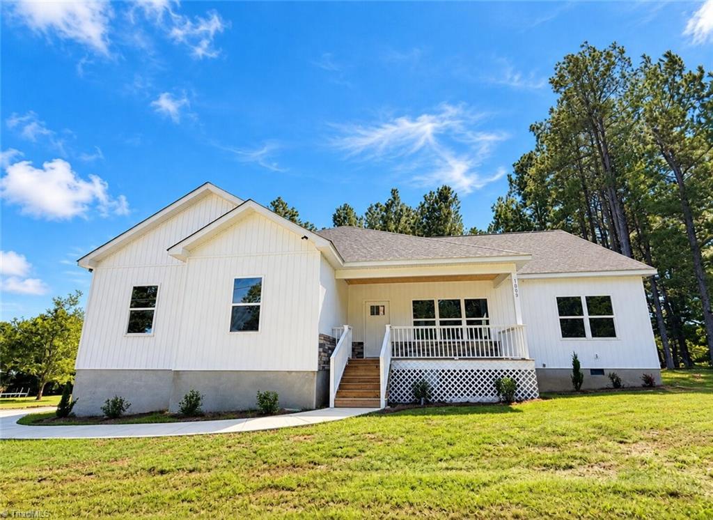 1569 E Ridge Road Property Photo 1