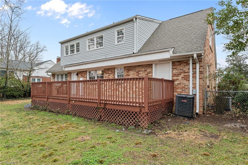 2209 Villa Drive Property Photo 4
