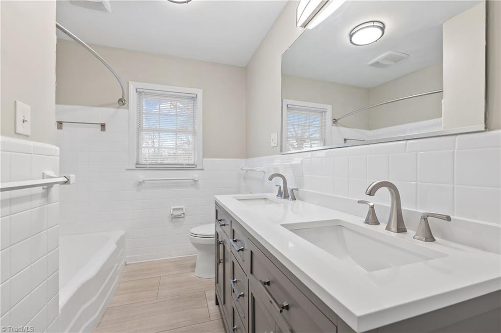 2209 Villa Drive Property Photo 9