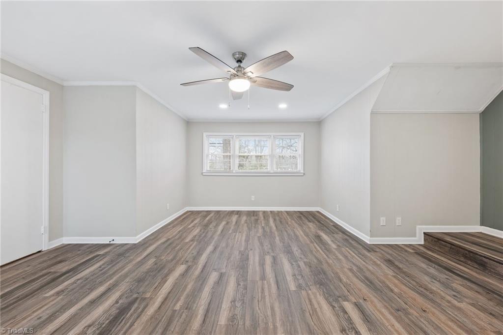 2209 Villa Drive Property Photo 11