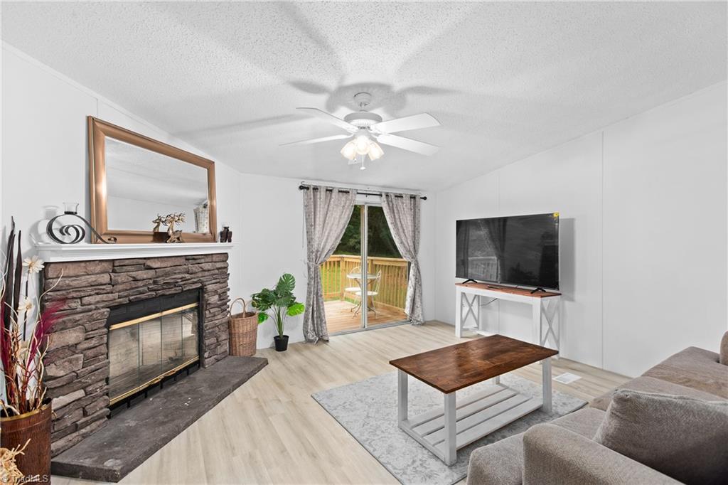 1100 Sandy Lane Property Photo 6