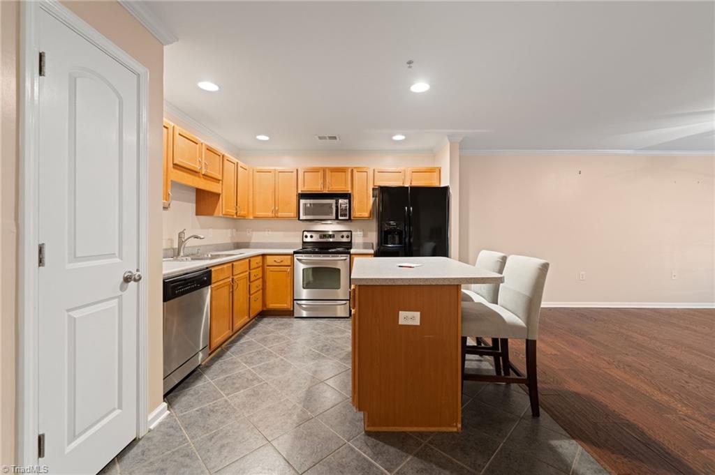 7100 W Friendly Avenue # 105 Property Photo 1