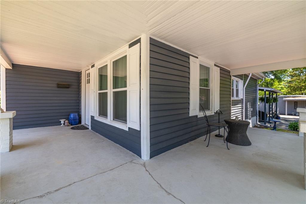422 Patrick Street Property Photo 5